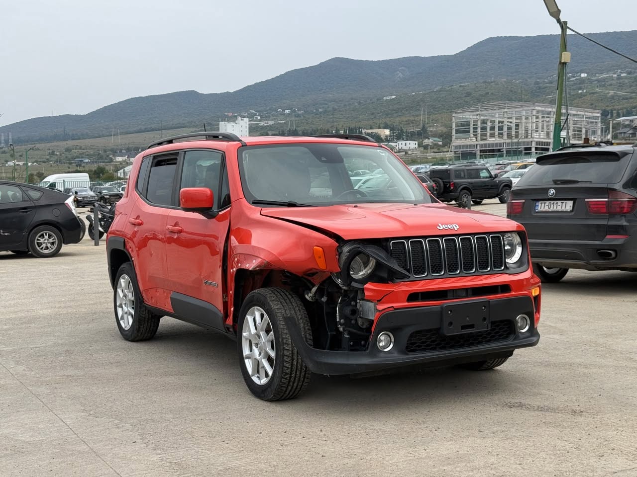 Jeep Renegade 2021 — 3,500$