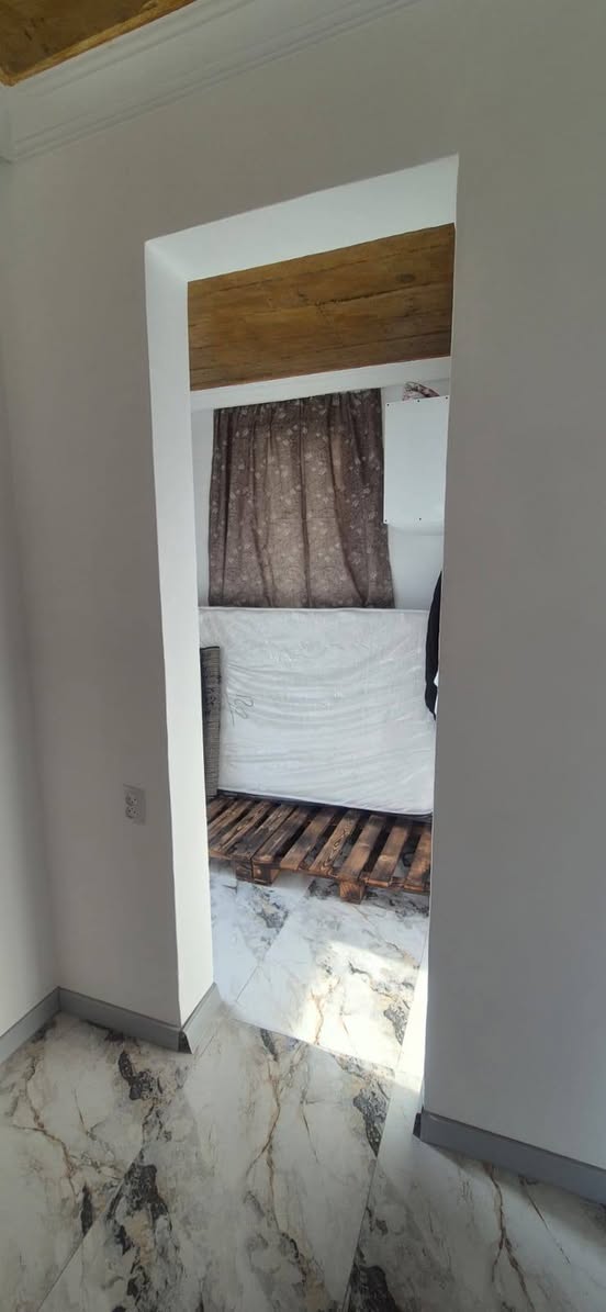 Ev, Batumi — $300