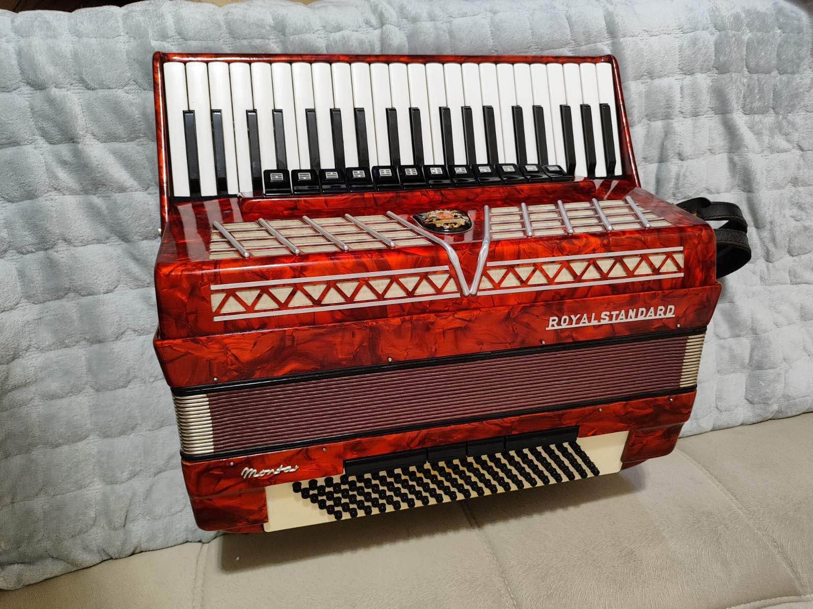Avtomobil