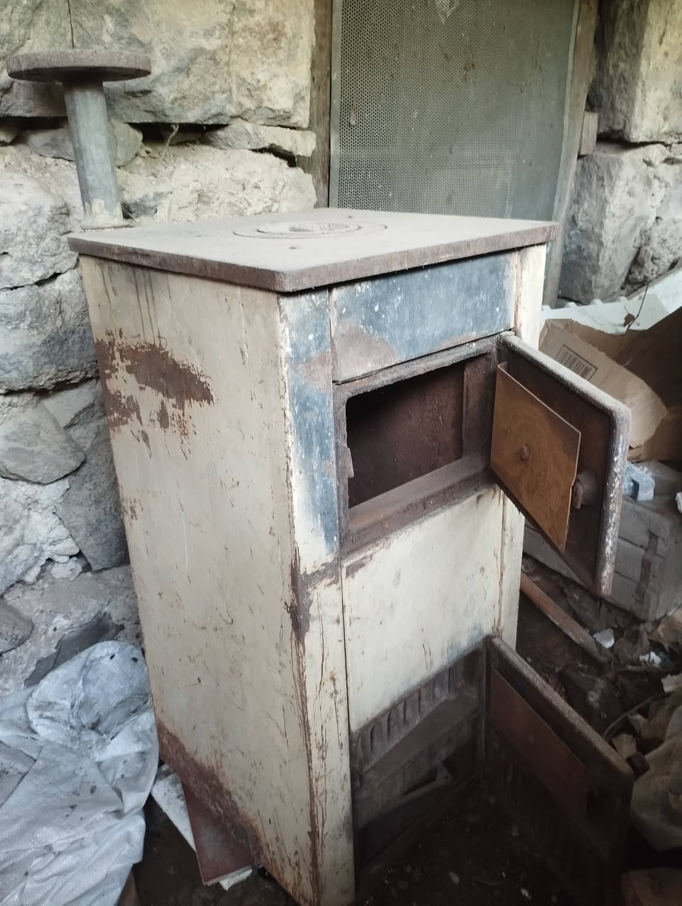 Evrensel ısıtma sistemi (gaz, odun, kömür). — 80,000֏