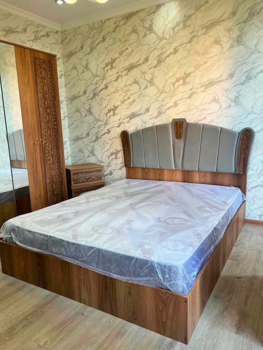 საწოლი სათავსოთი და მატრასით ზომა 160/200