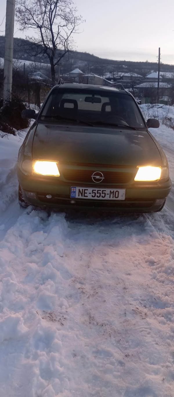 Avtomobil 1996