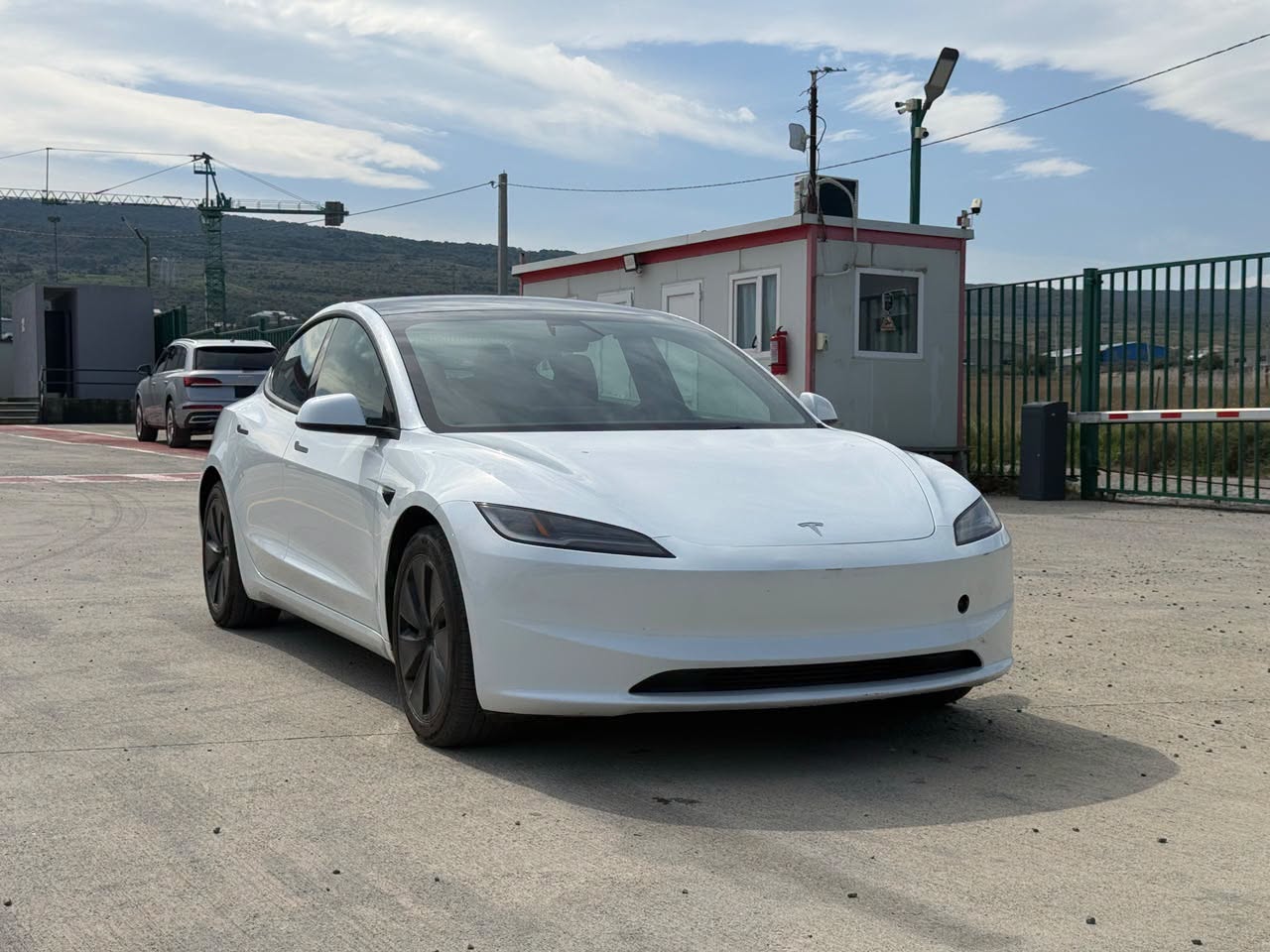 Tesla 2024 — 15,000$
