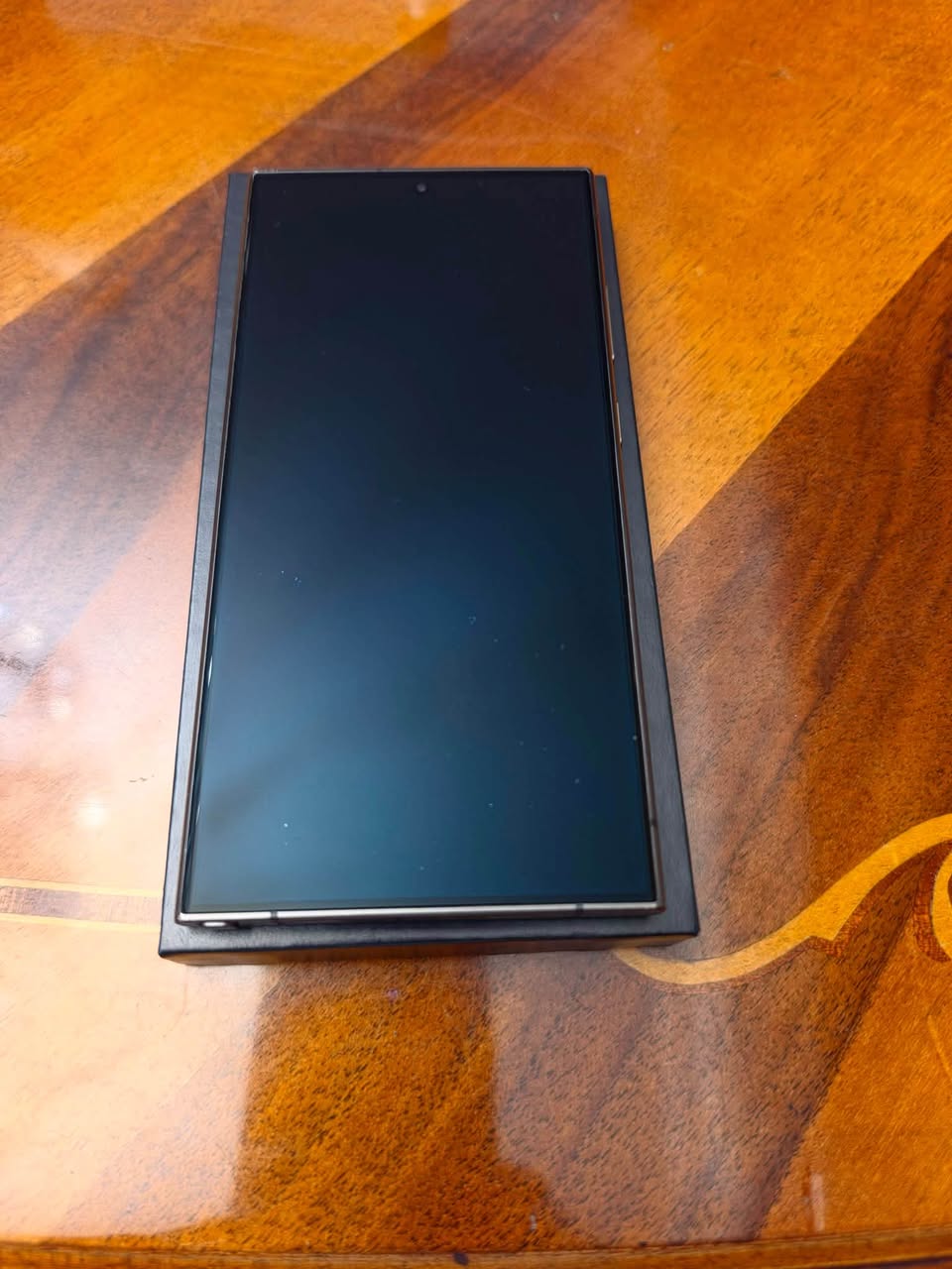 Продаётся S24 ULTRA ((12 оперативной/ 256 — 1,700₾