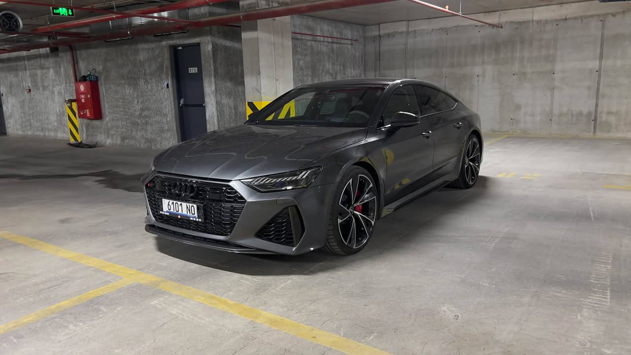 Audi RS7 2023 — 89,000$
