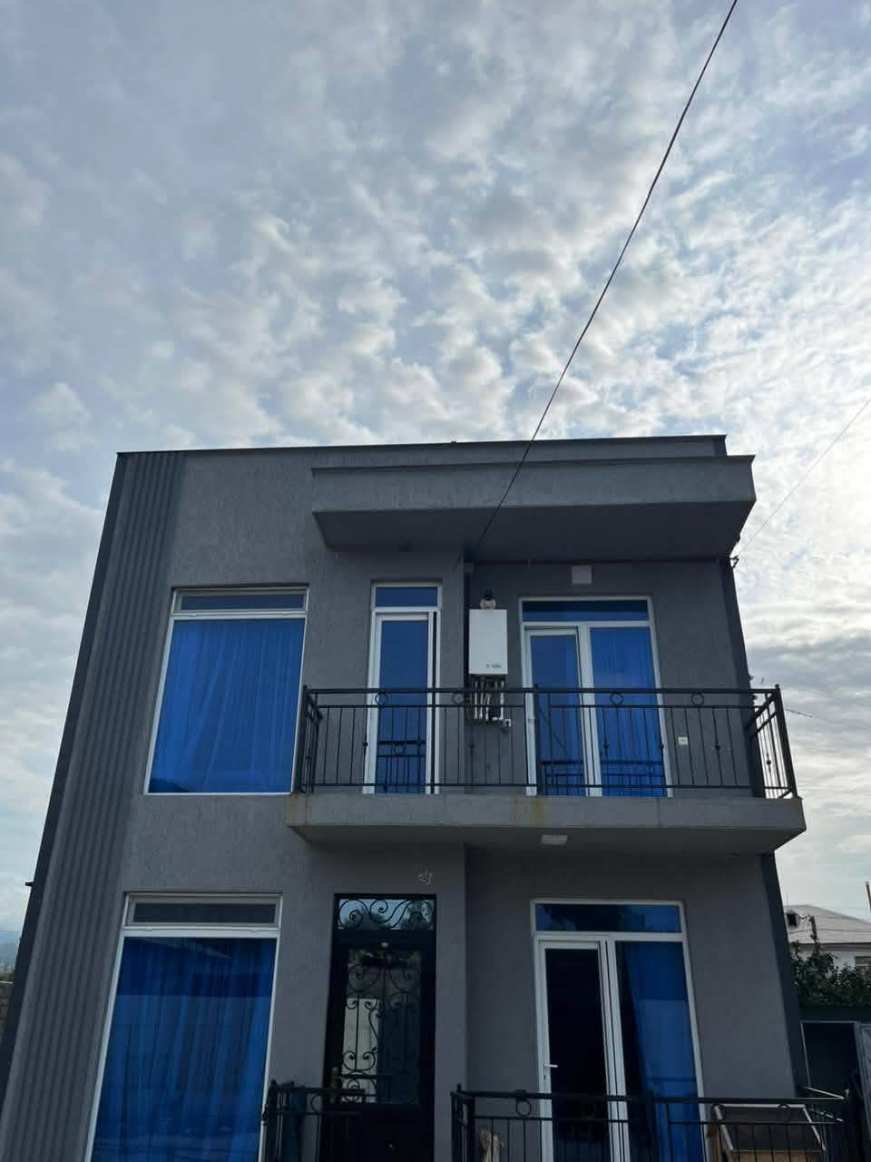 სახლი ეზოთი, ბათუმი — $2,000