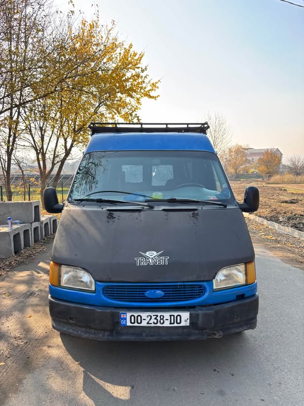 Avtomobil 1999