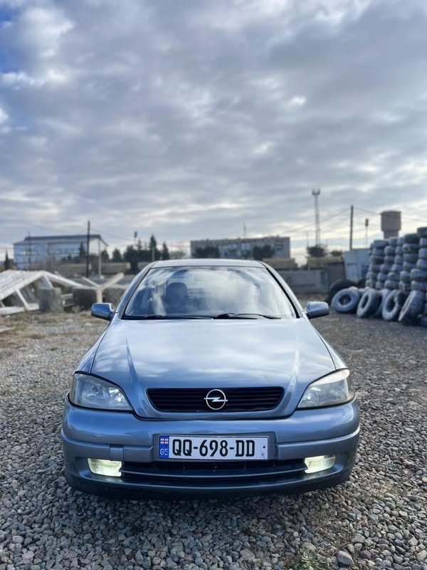 Avtomobil 1998