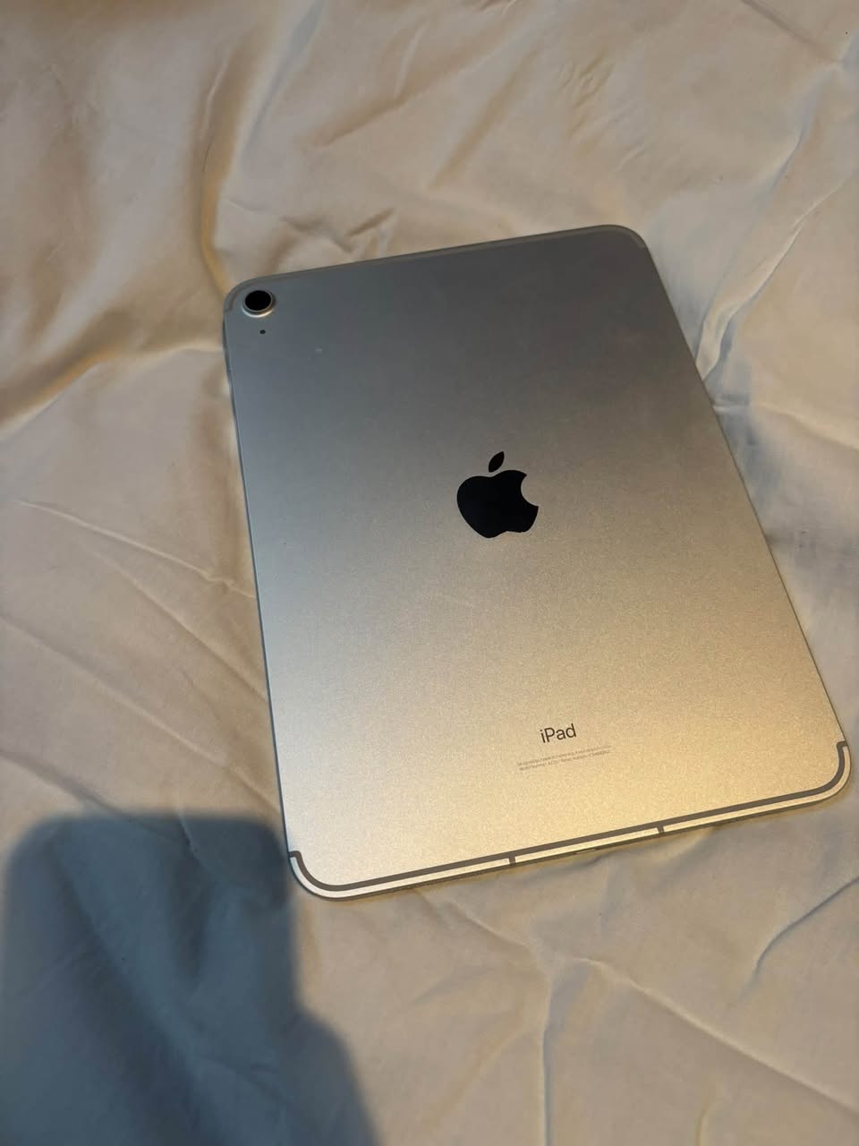 იყიდება ipad 10 th gen ყუთით,ქეისით