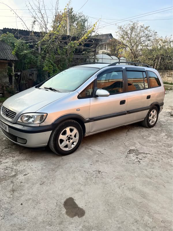 Avtomobil 2000