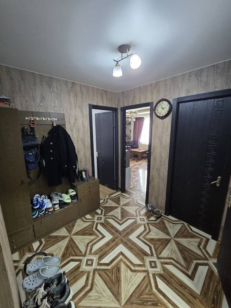 იყიდება 4-ოთახიანი ბინა, თბილისი — $155,000