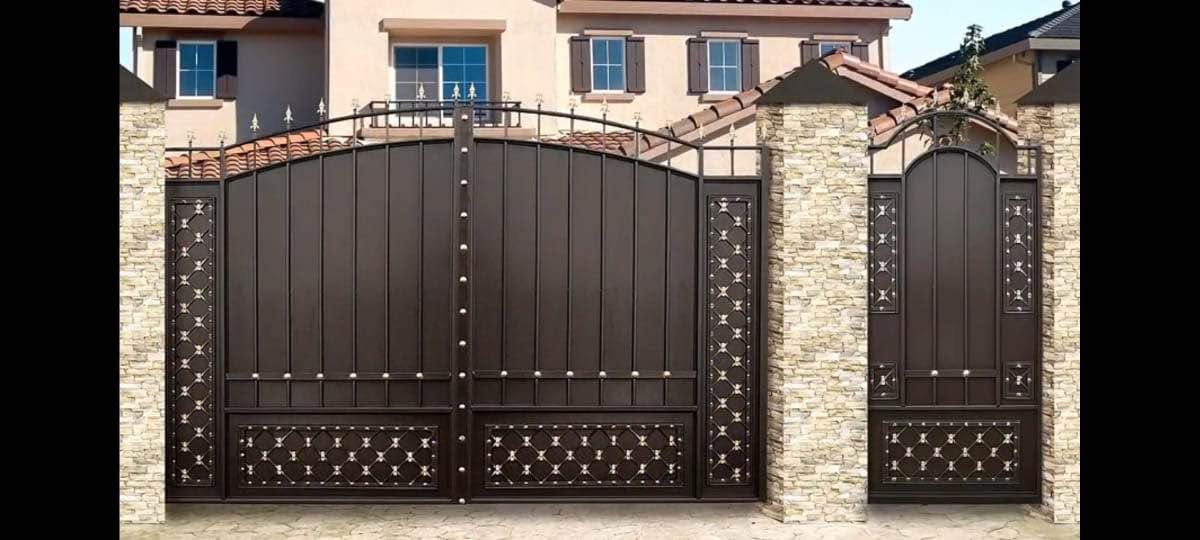 Kapılar sipariş üzerine hazırlanıyor. Fiyat boyutuna göre değişiyor — 2,800₾