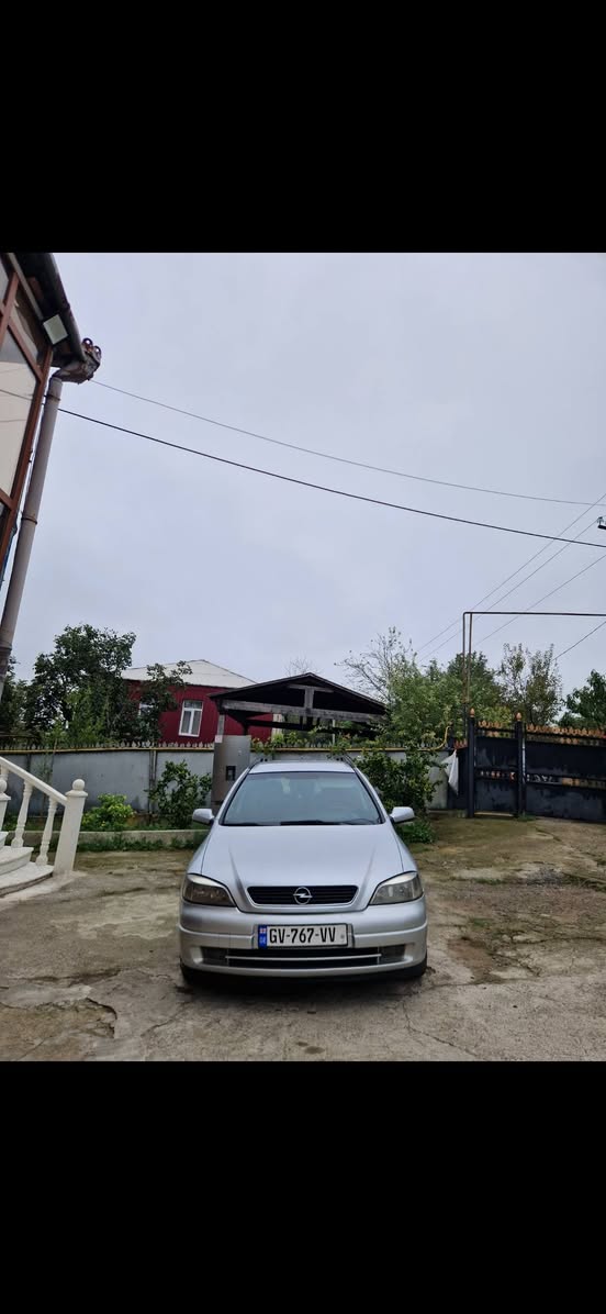 Opel 2000 — 2,500$