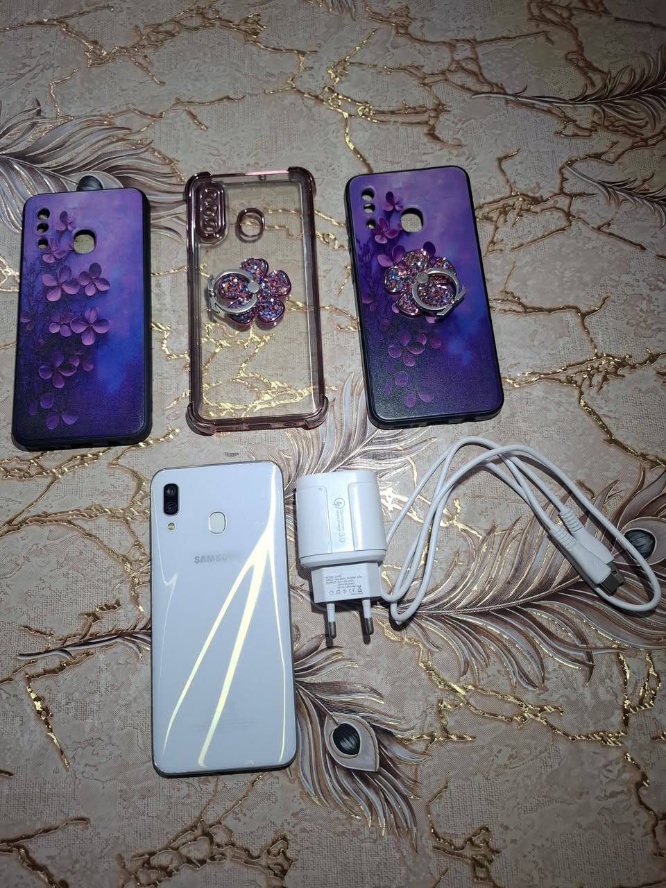 იყიდება Samsung A30 კარგ მდგომარეობაში, მეხსიერება — 150₾