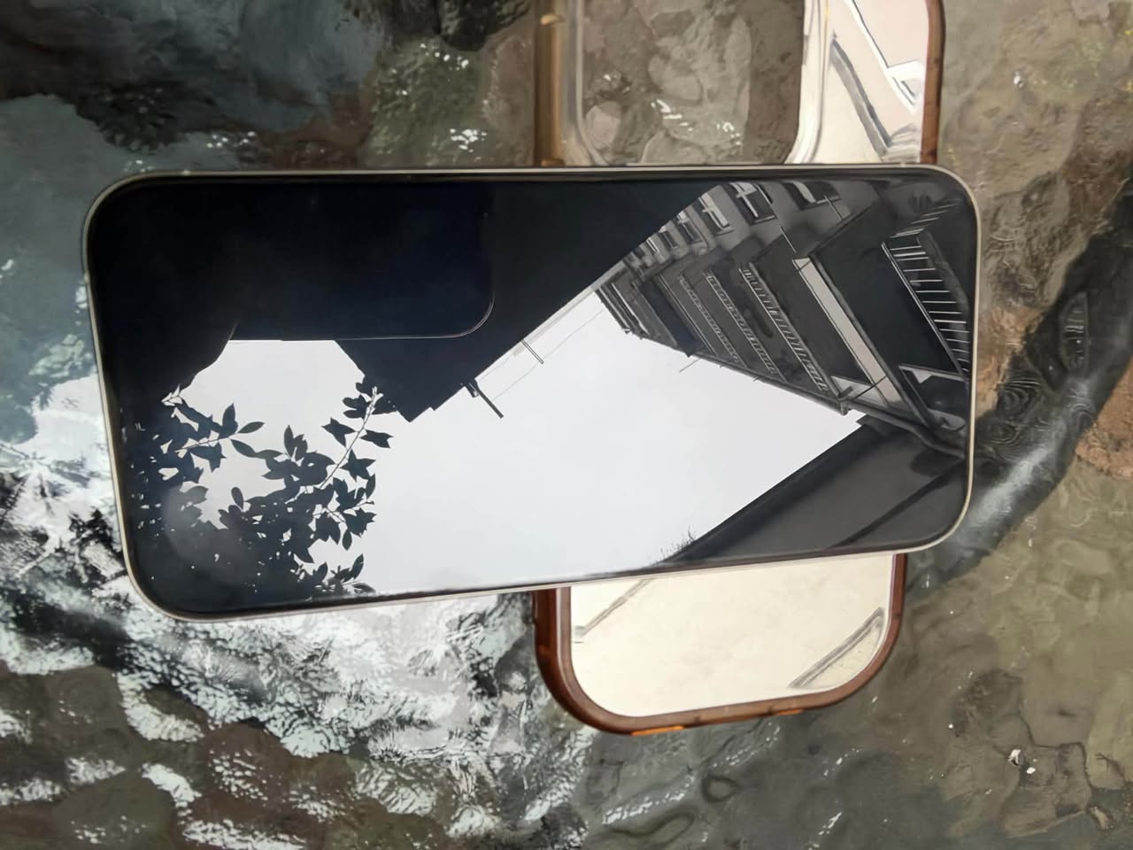 Բաթումում է հեռախոսը․ iPhone 15-Պրո 128-ԳԲ
