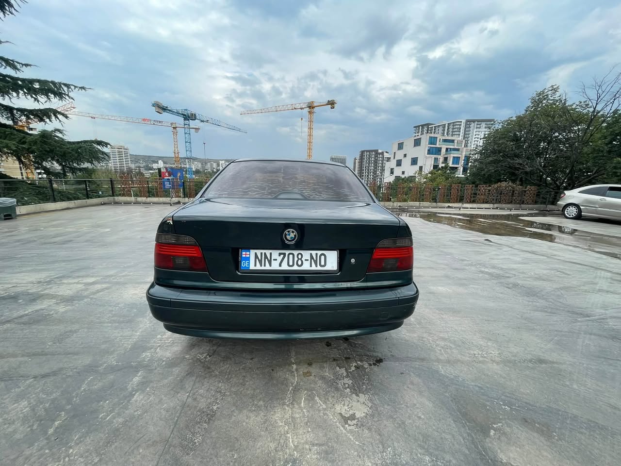იყიდება 520 მეგობრებო გამარჯობა ვყიდი 2000