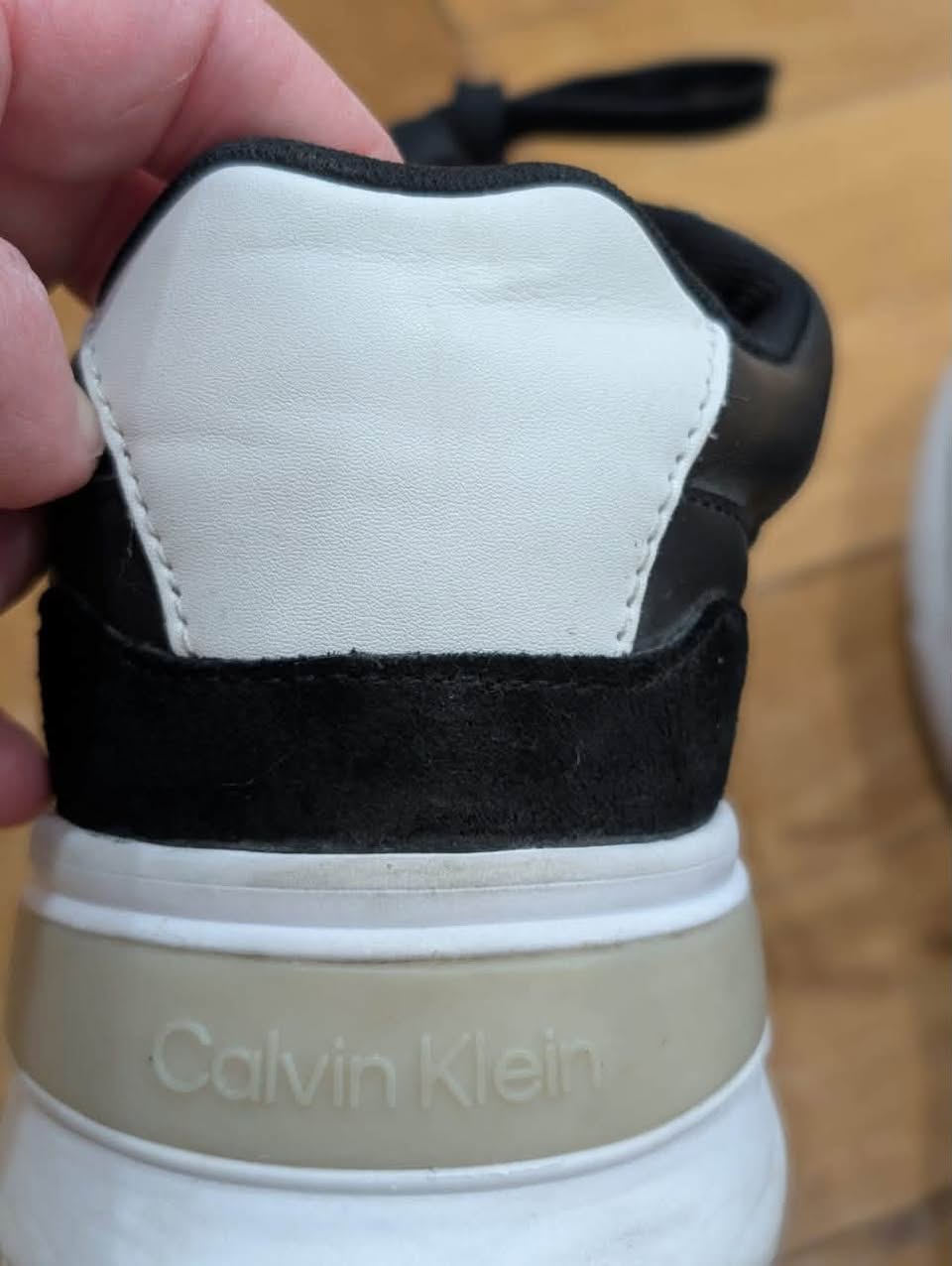 👟 იყიდება ორიგინალი Calvin Klein-ის ბოტასები!