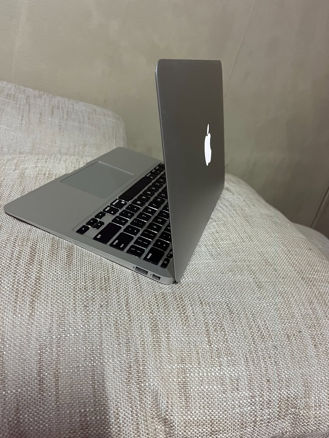 350 lara! Macbook air 2014