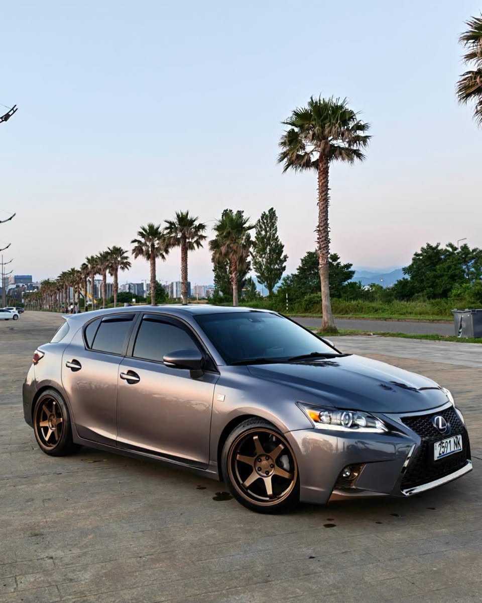 Lexus CT F SPORT 2015 — 10,000$